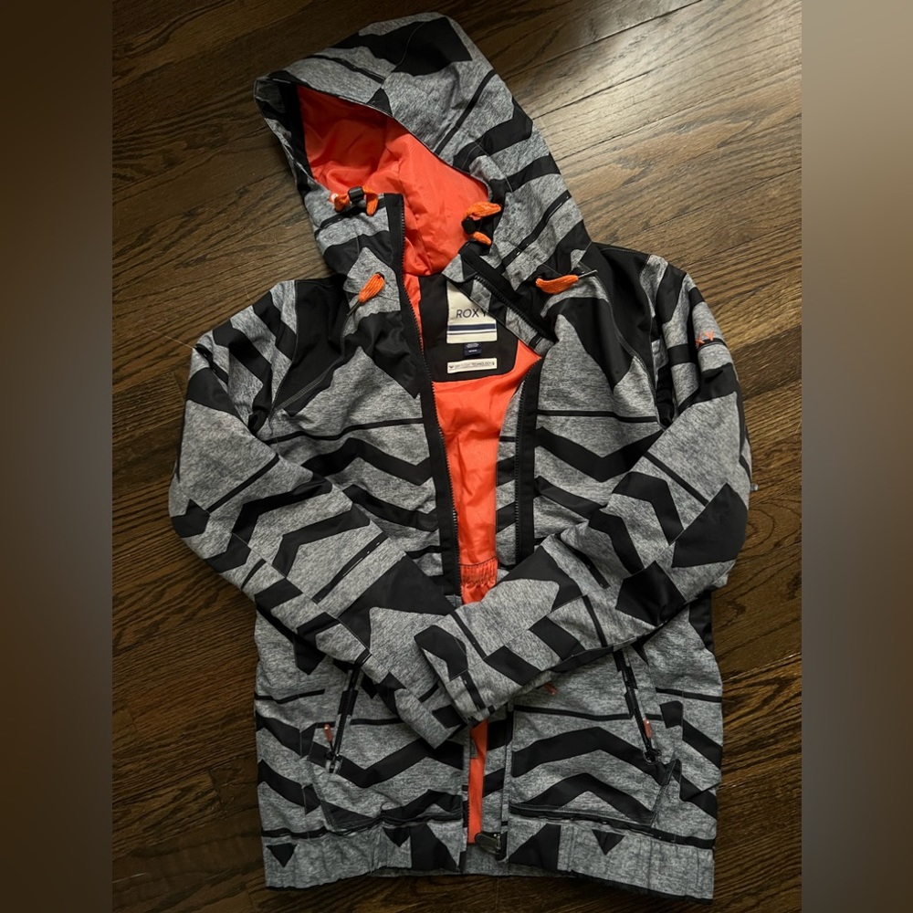 Grey and black patterned Roxy snowboard jacket